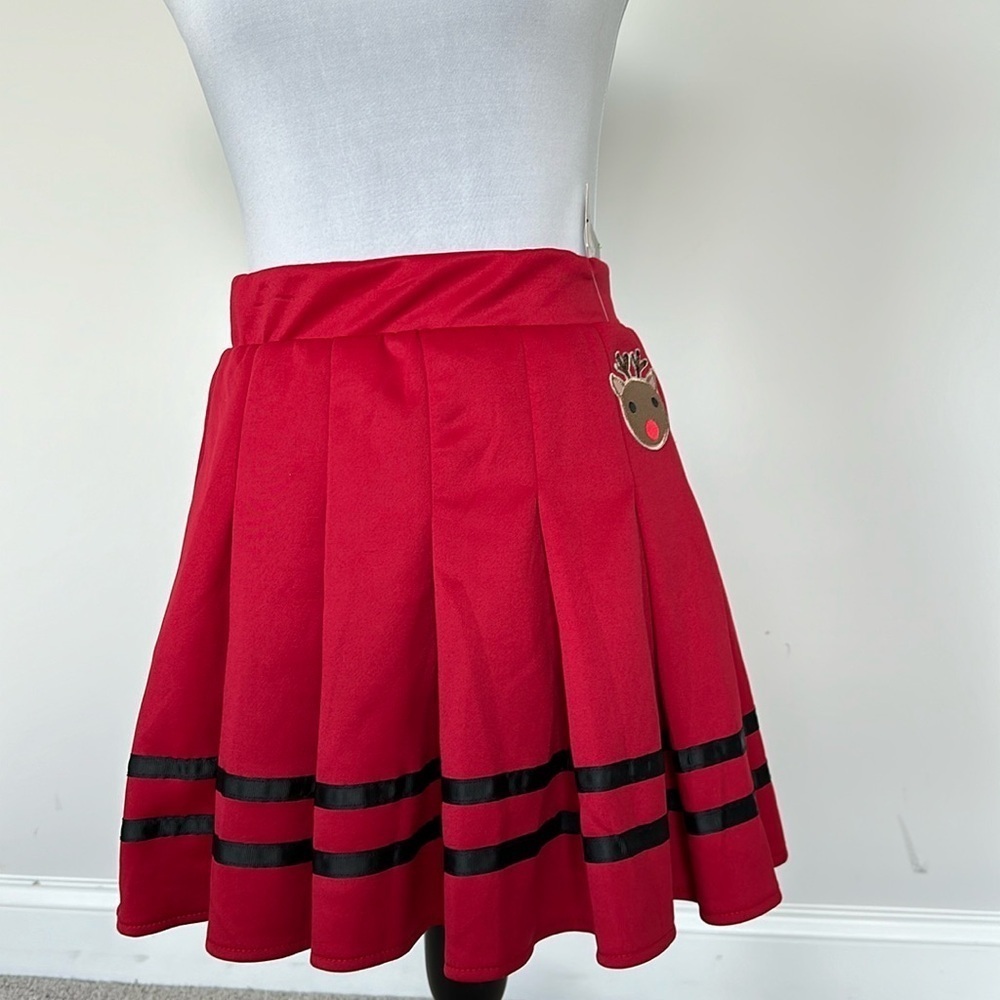 NWT Spencers Pleated Red Holiday Skirt Sz M‎